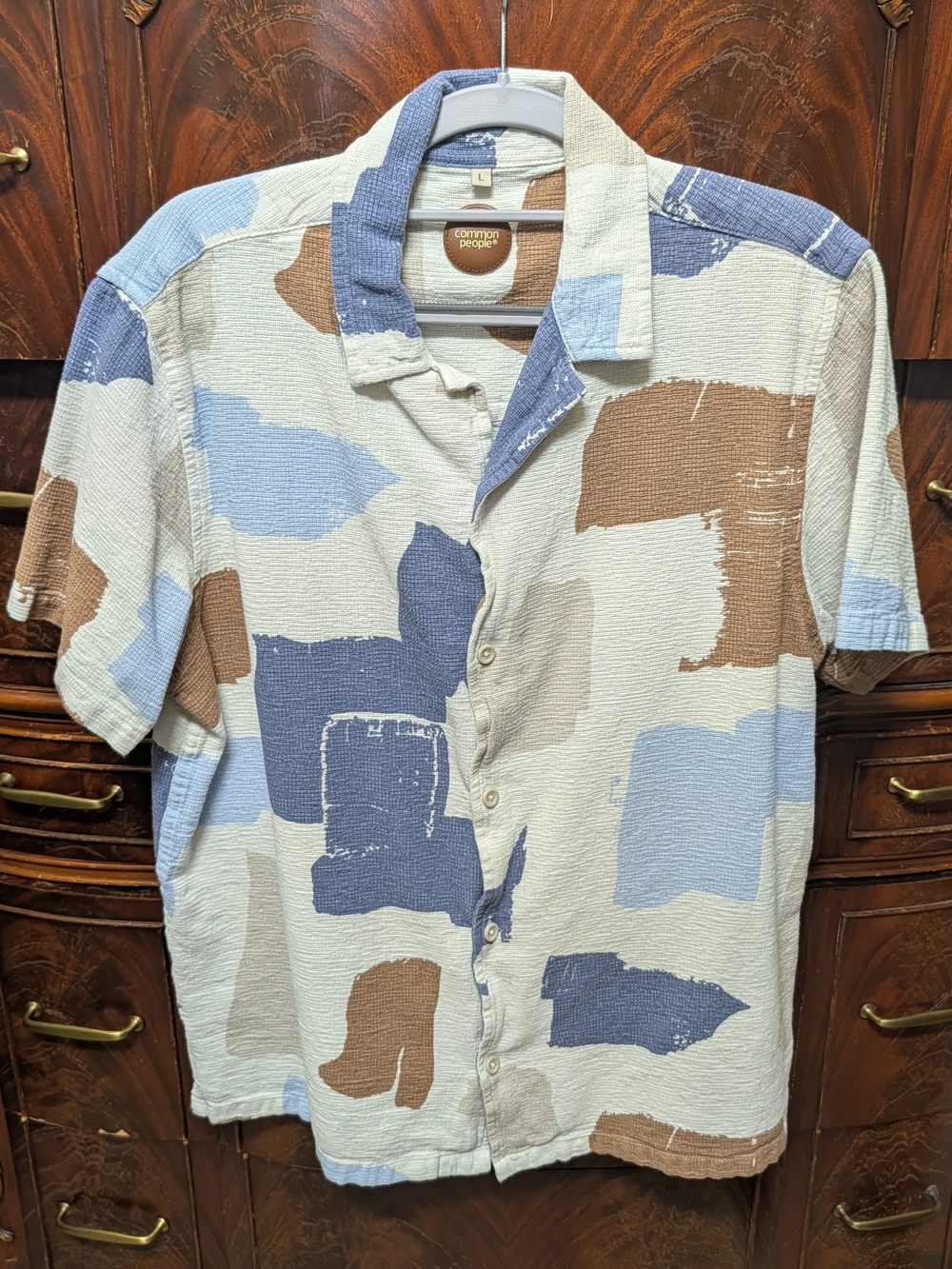 Common People Men's Beige & Blue Short-Sleeve Button Shirt